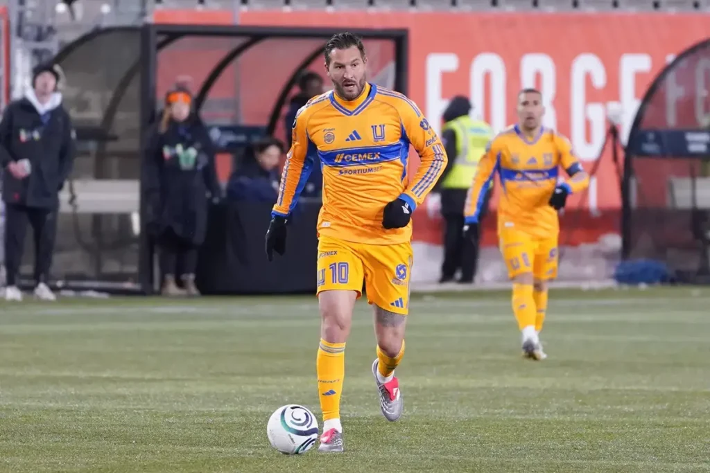 Andre-Pierre Gignac’s late El Clasico goal tops Latin American Football Weekly charts